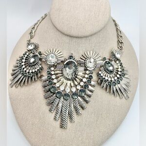 STATEMENT TRIBUNAL NECKLACE